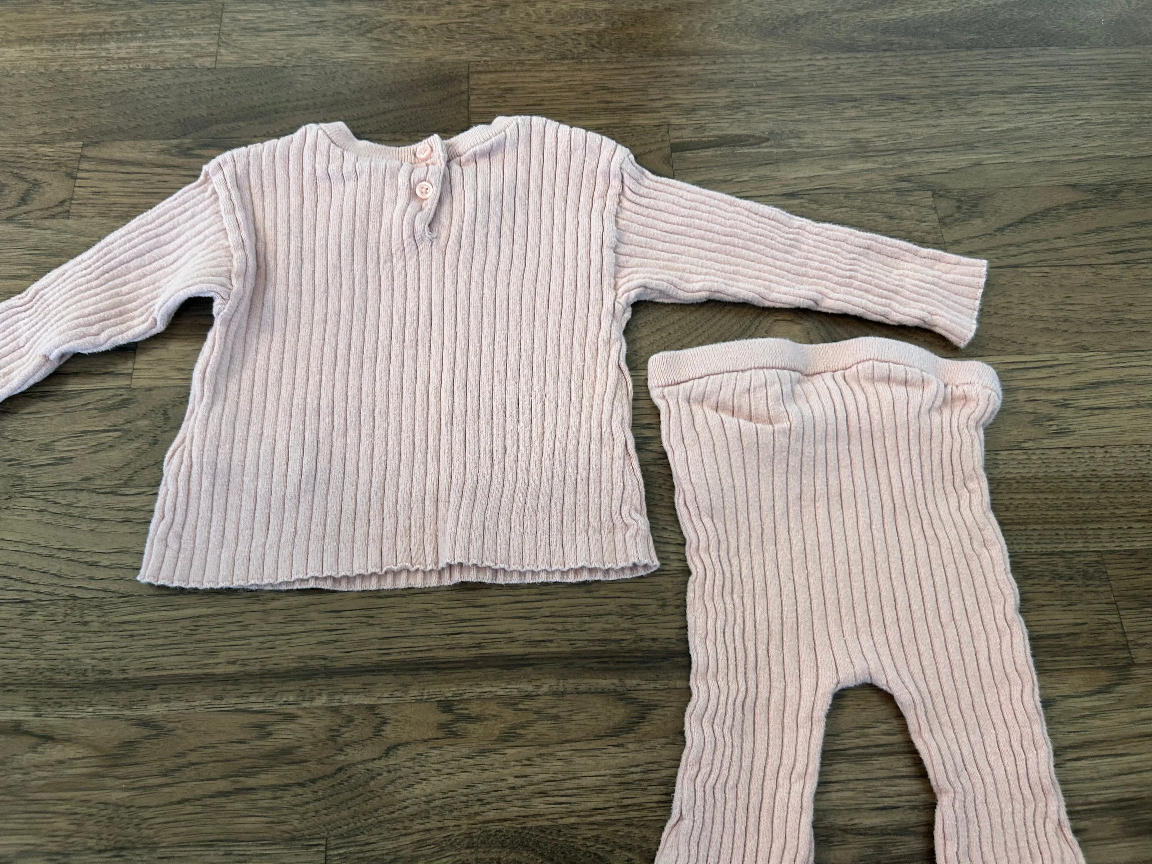 GAP Pink Knit Set - 12-18 mos, Kids 18 Month (12-18M)