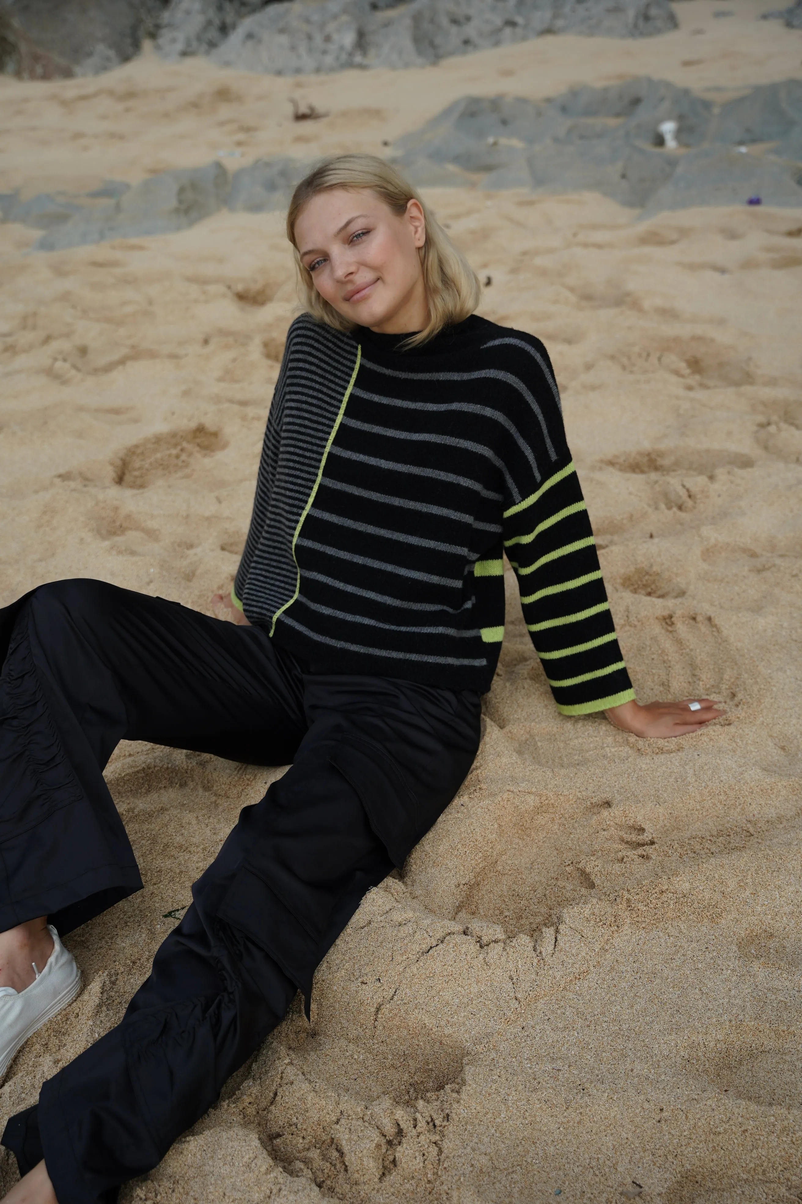 LD & CO Alternate Stripe Jumper | Black LC5157