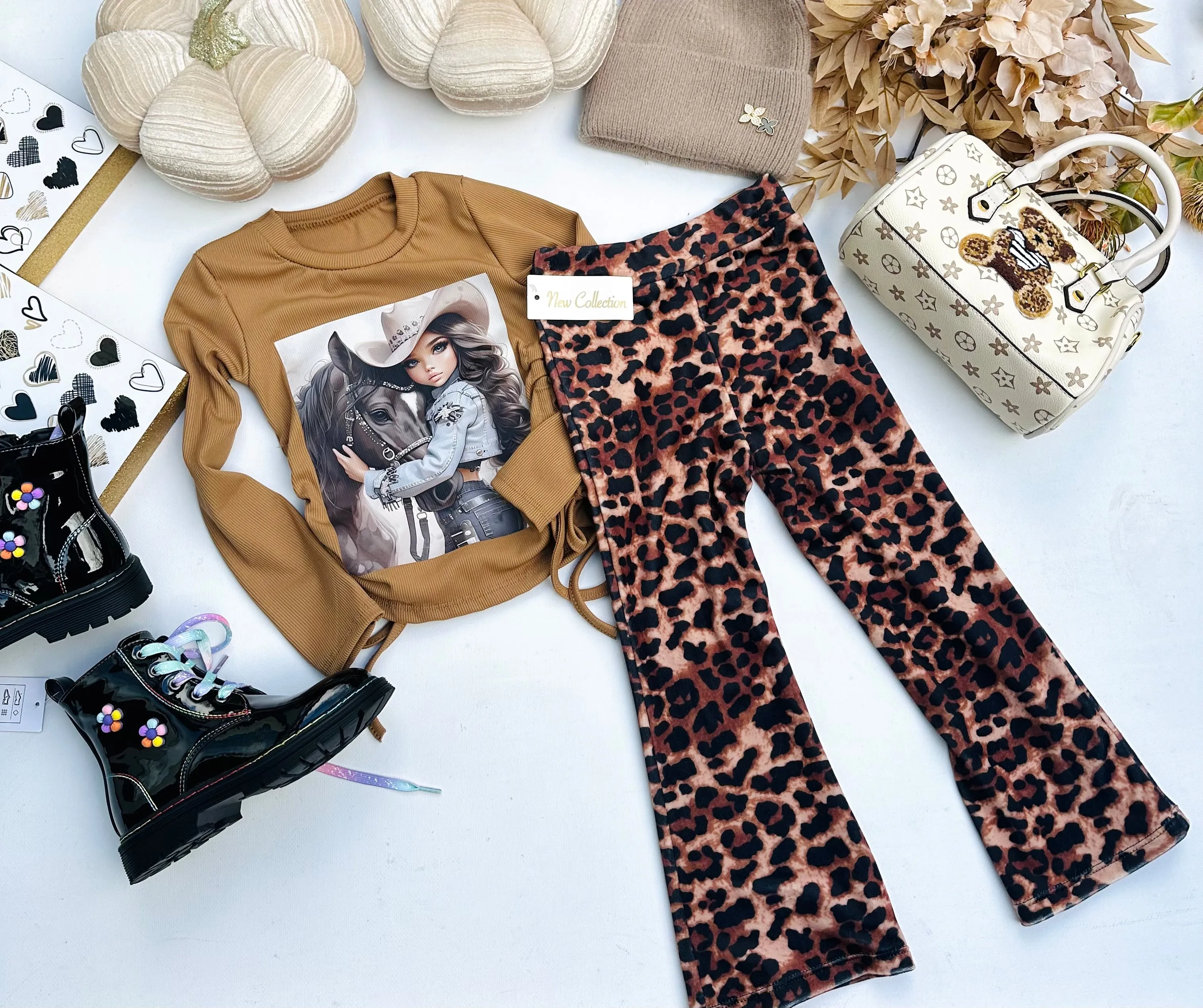 Velvet wild print flared pants
