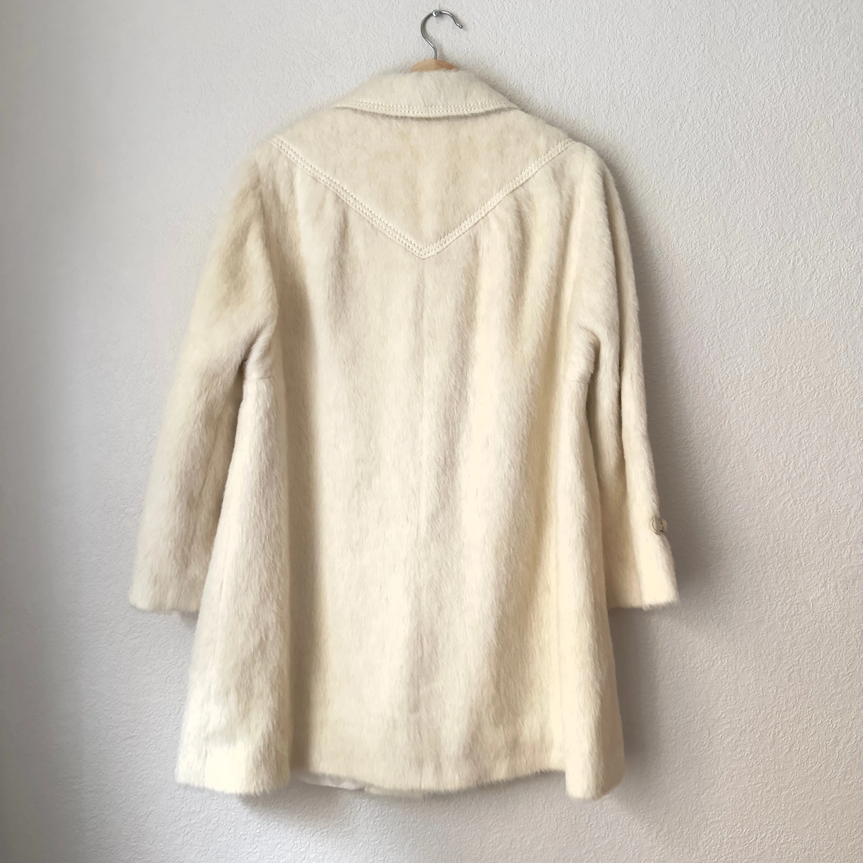 Vintage Cream Lama Mohair Coat - size M-L