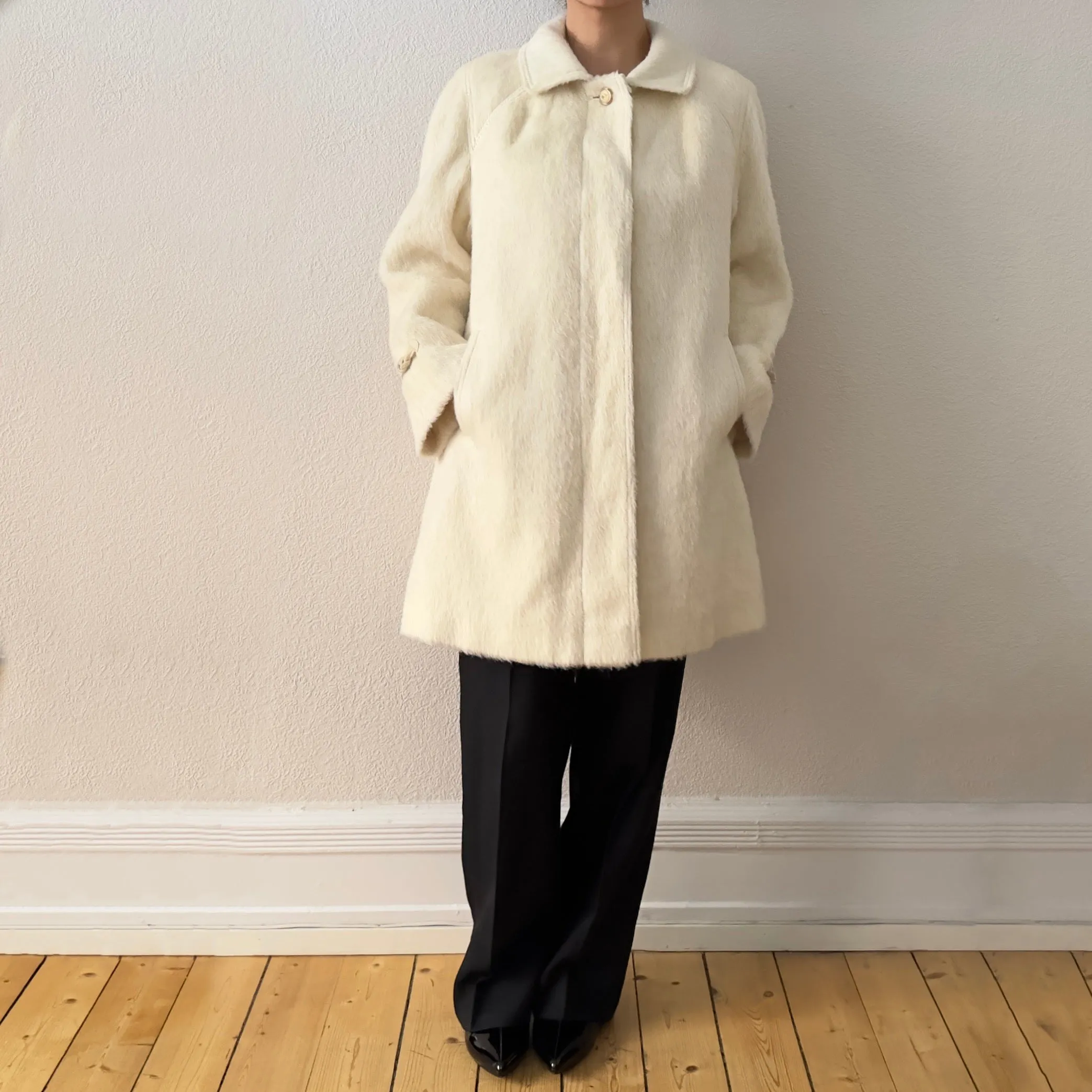 Vintage Cream Lama Mohair Coat - size M-L