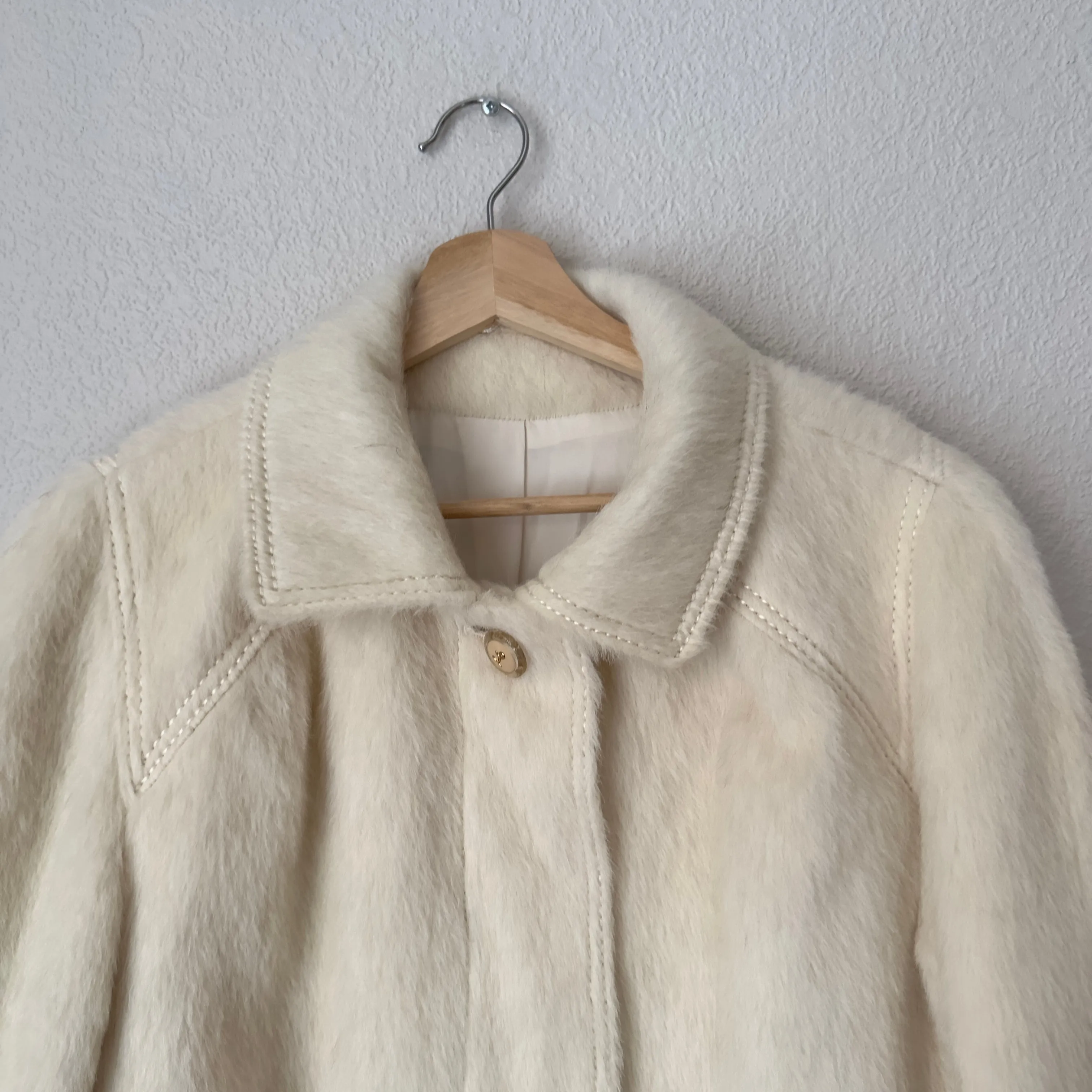 Vintage Cream Lama Mohair Coat - size M-L